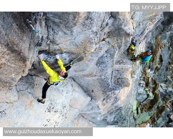 成都攀岩队在极限运动联赛中以61分稳居积分榜首位